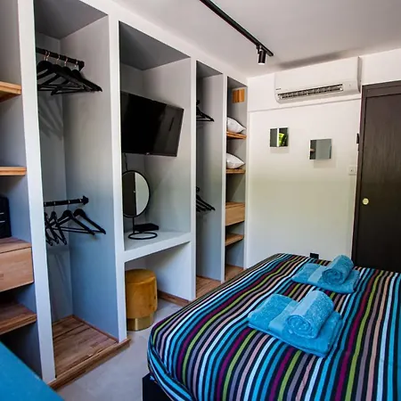 De Caractere Avec Jacuzzi Apartment