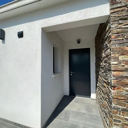 Apartment De Caractere Avec Jacuzzi