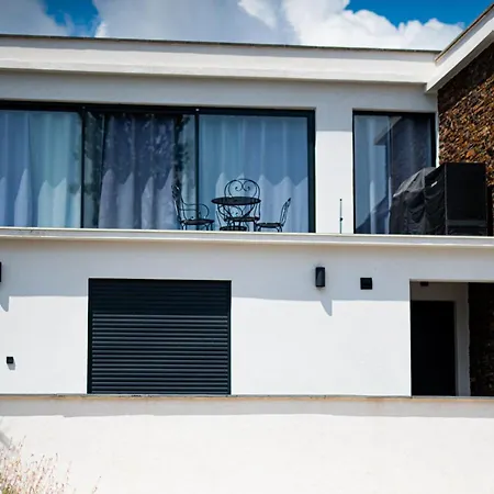 Apartment De Caractere Avec Jacuzzi Frejus